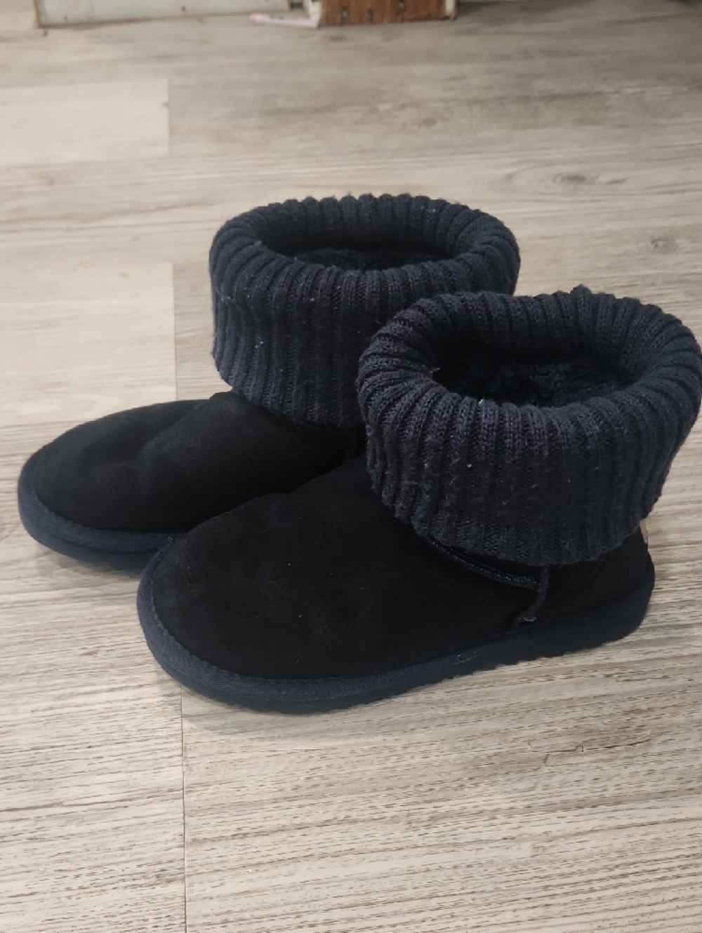 UGG Dark Blur Knit Cuff Short Boots - Picture 4 of 8